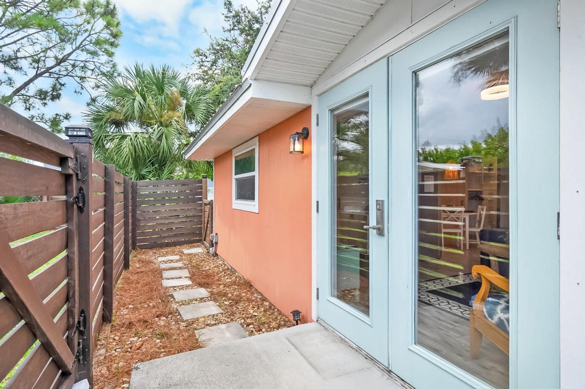 Coral Cottage, Stylish Studio Suite On Canal, Walkable To Beach, Private Parking St. Augustine Exterior photo