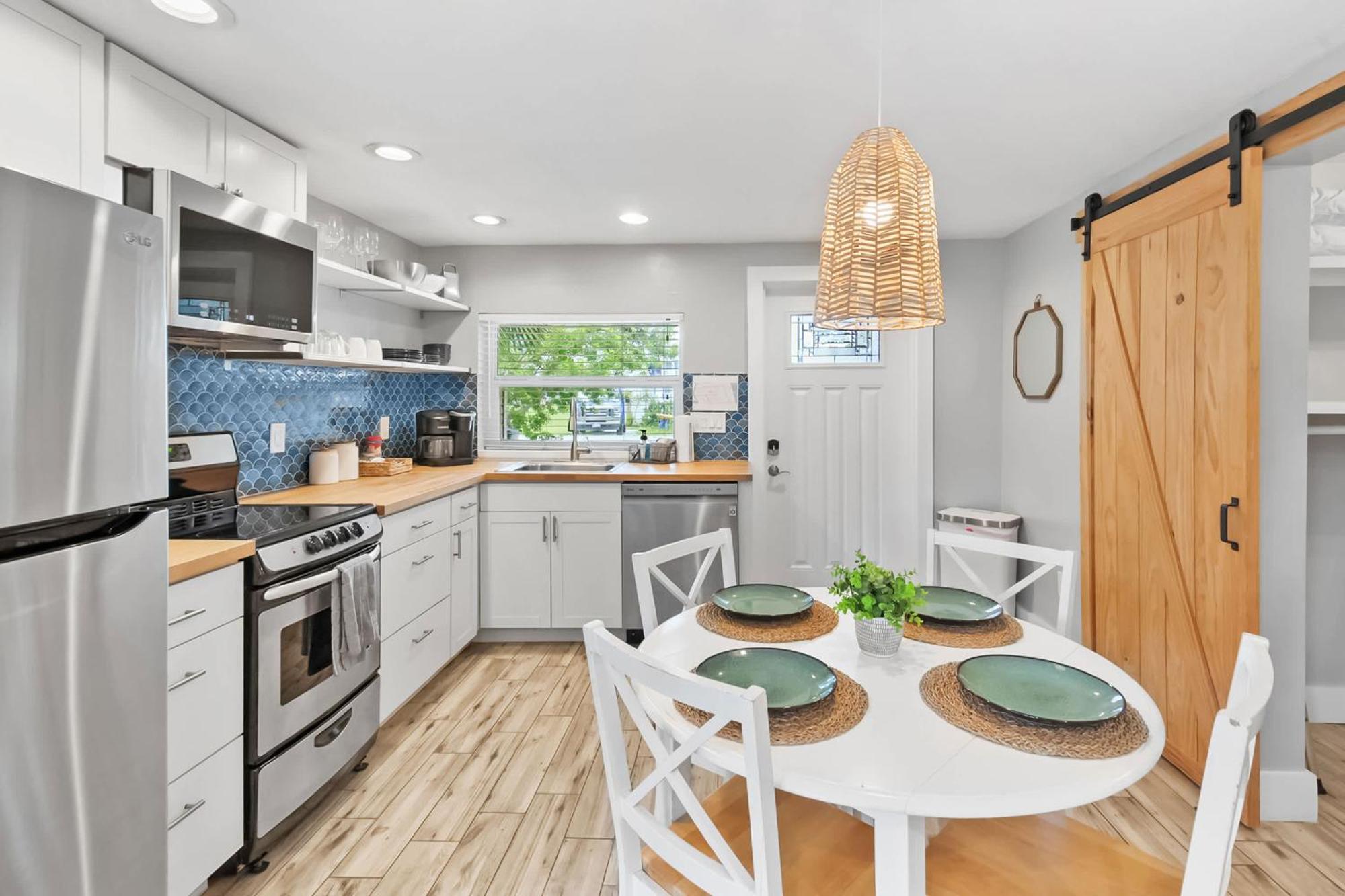 Coral Cottage, Stylish Studio Suite On Canal, Walkable To Beach, Private Parking St. Augustine Exterior photo
